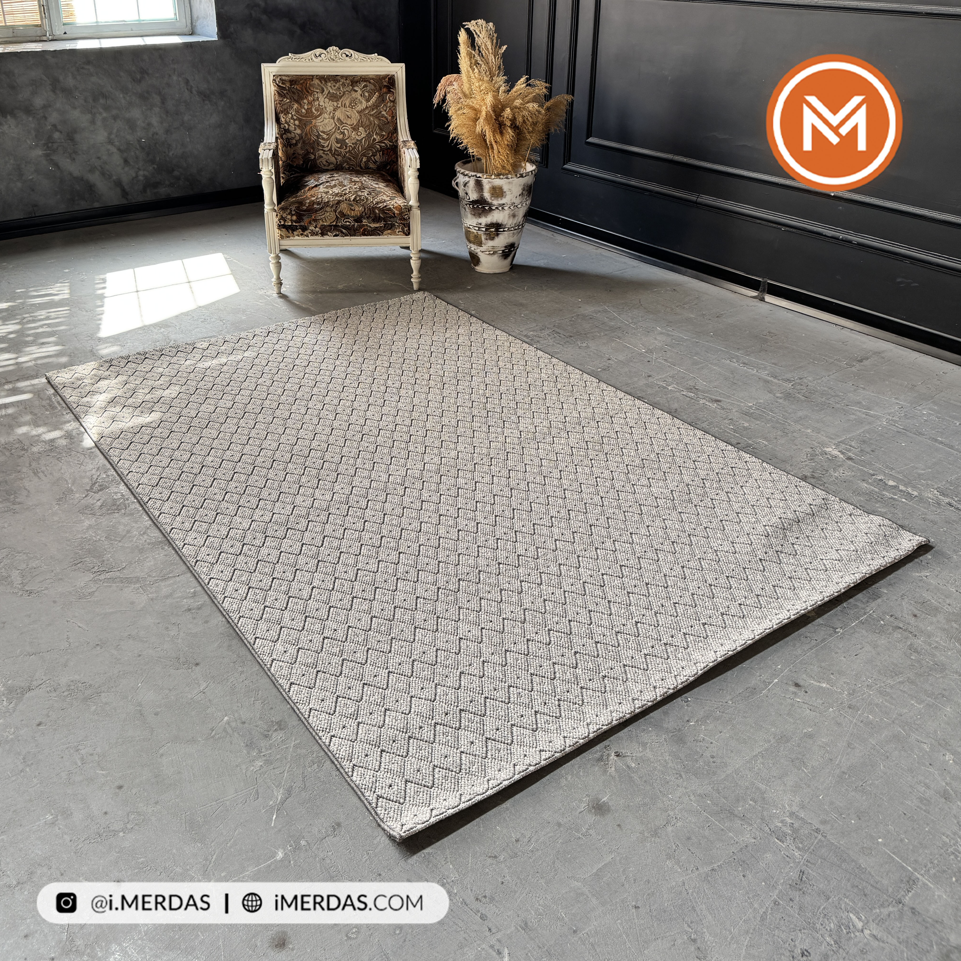 فرش پینترستی کد 1117 زمینه نقره ای